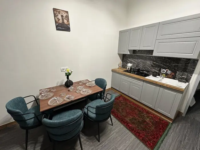 آپارتمان دوخوابه بام زعفرانیه واحد 13