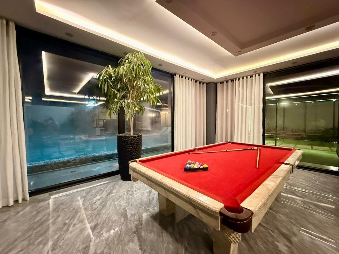 ویلا سه خوابه استخردار آبگرم عمارت هاکان