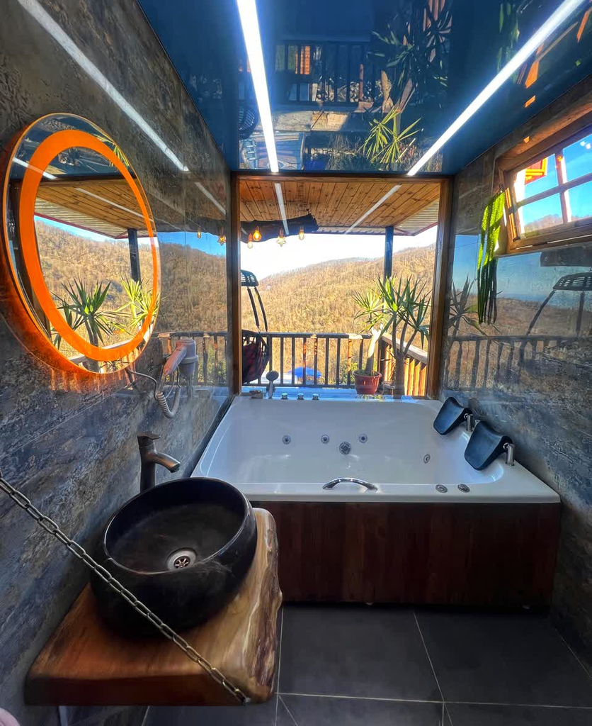 کلبه دوخوابه جکوزی دار توآ