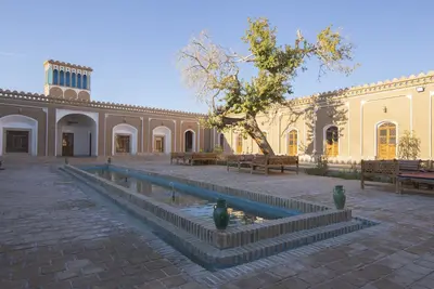 بومگردی سرای زنده دلان - واحد شاه نشین