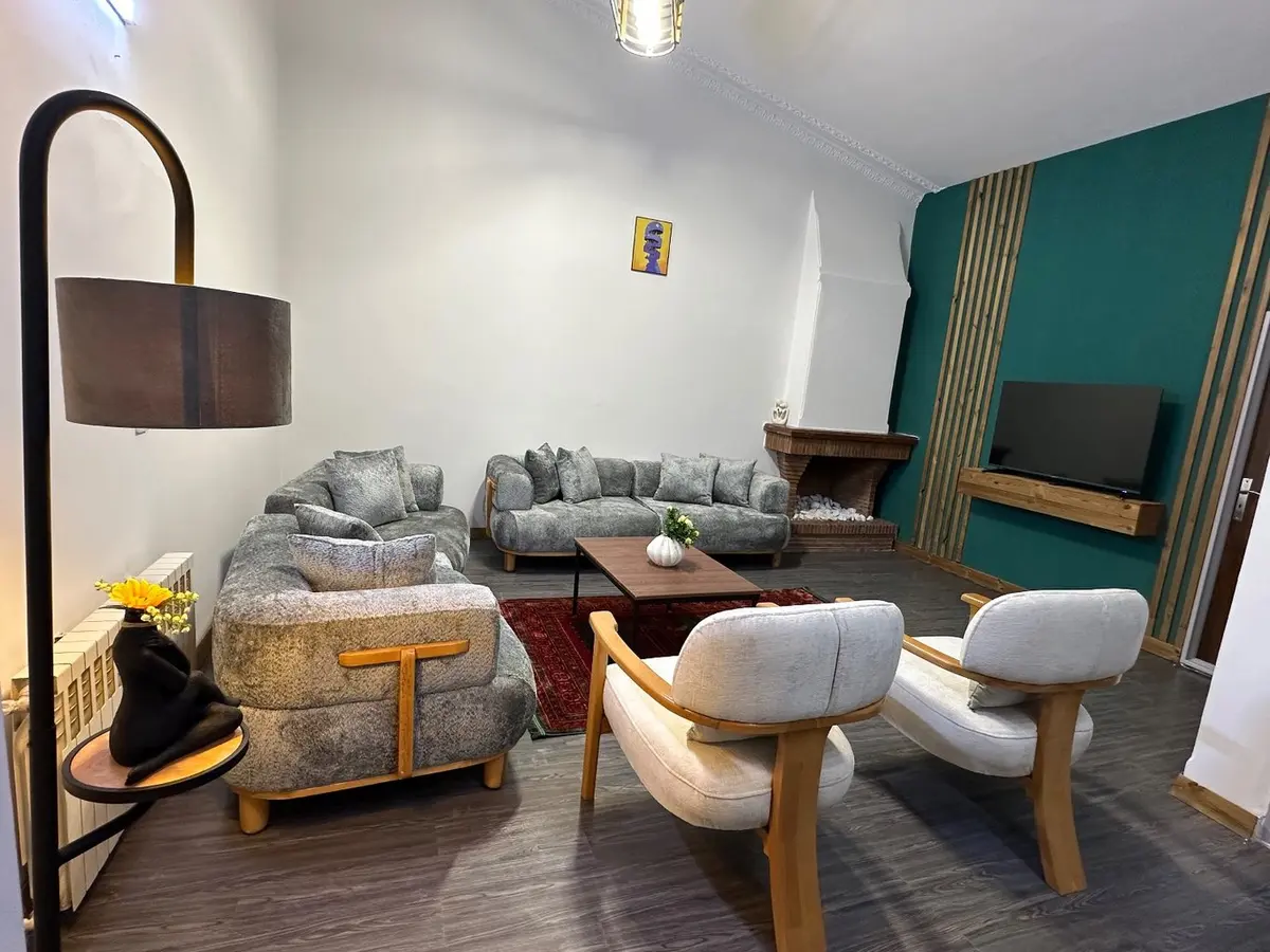 آپارتمان دوخوابه بام زعفرانیه واحد 12