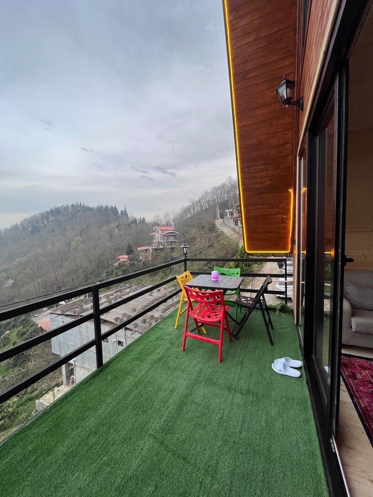 کلبه یک خوابه سوئیسی جنگلی جکوزی دار رجائی