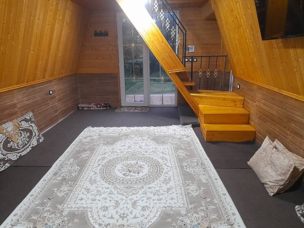 کلبه یک خوابه سوئیسی بهارنارنج 1