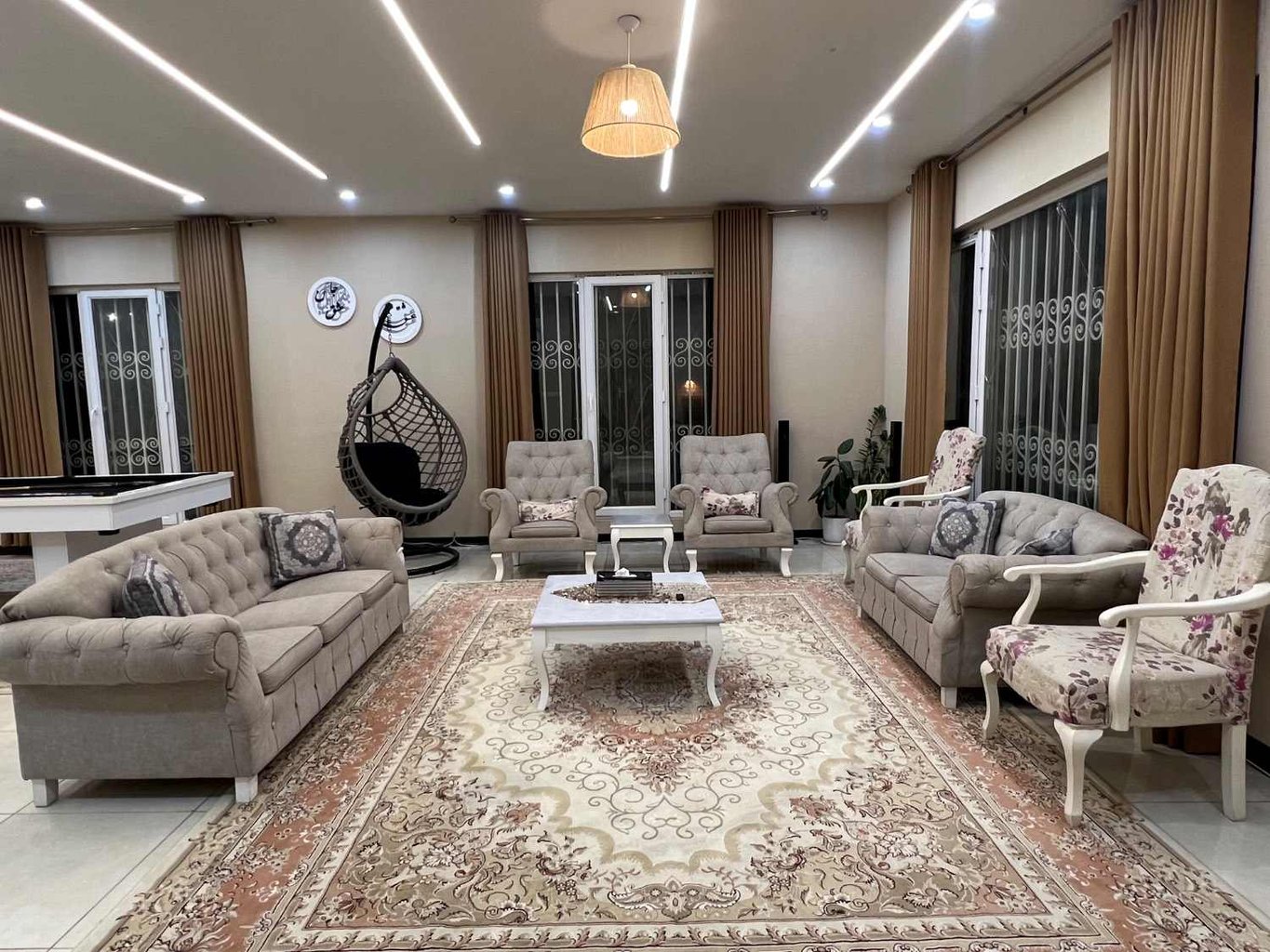 ویلا دو خوابه استخردار آبگرم سلین