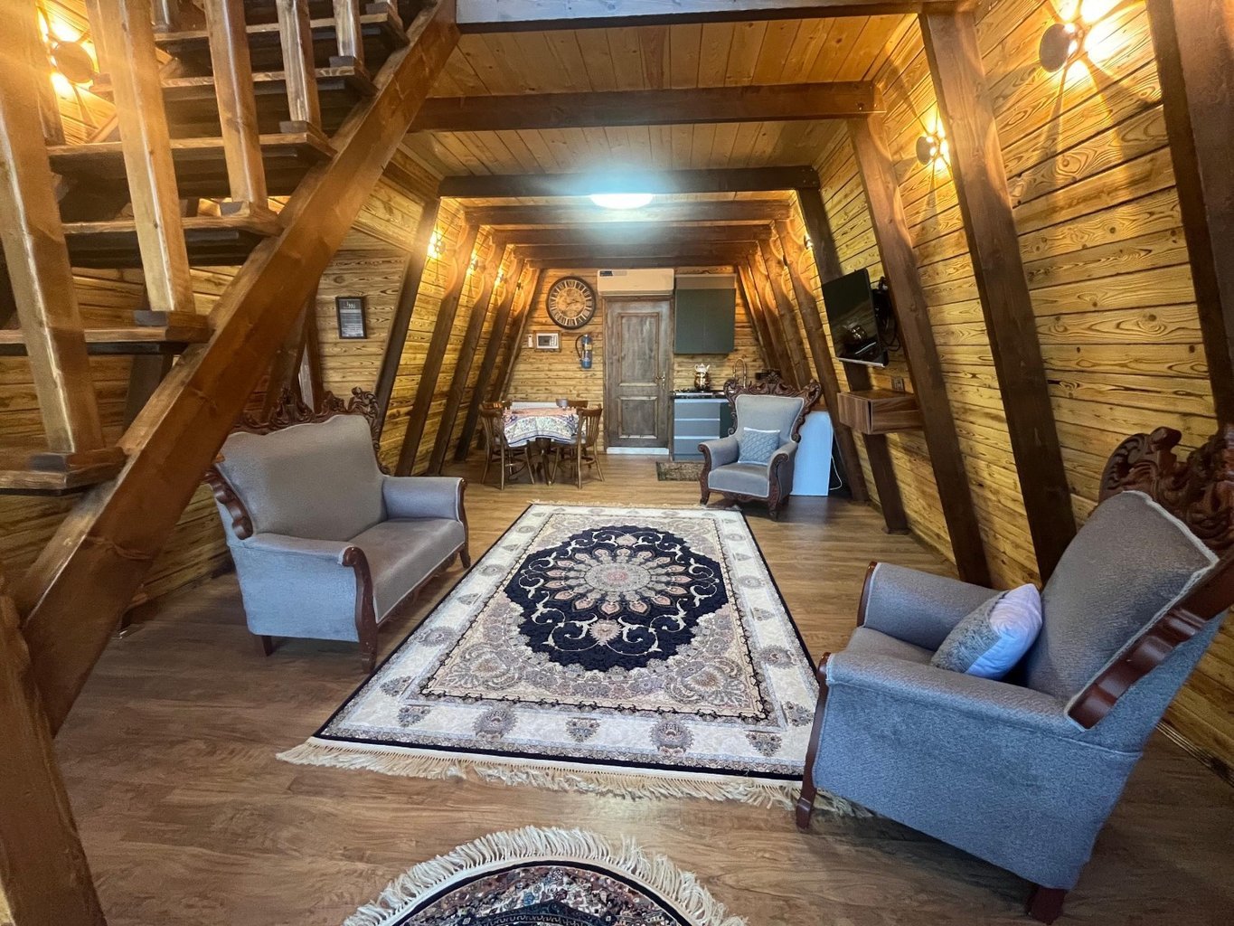 کلبه دوخوابه سوئیسی جکوزی دار روا دیافه