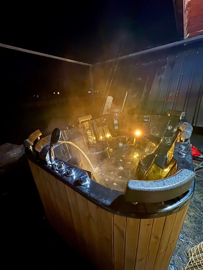 کلبه دوخوابه سوئیسی جکوزی دار ژیمون