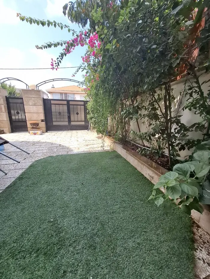 یک خوابه فریال