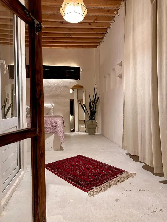 ویلا دوخوابه زردِروز نقاشه