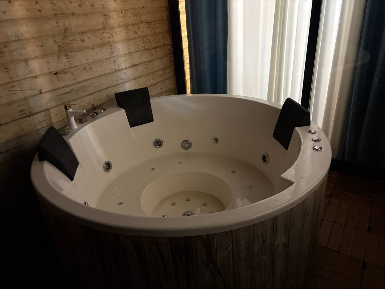 کلبه ولشت واحد شناور 