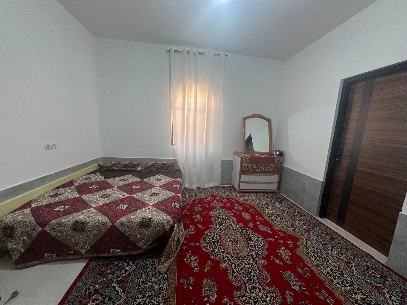 ویلا یک خوابه استخردار باغ مولایی فر