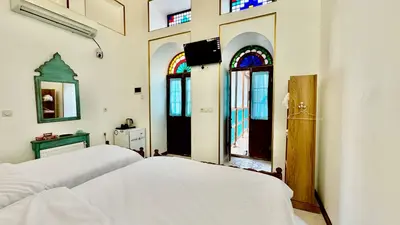 اقامتگاه سنتی سرهنگ - واحد سه تخته طارمه