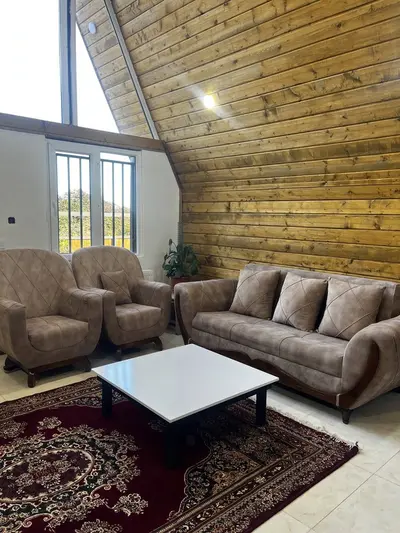 کلبه دوخوابه سوئیسی نویان