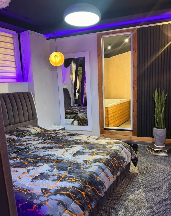 آپارتمان یک خوابه جکوزی دار اندرزگو واحد 2