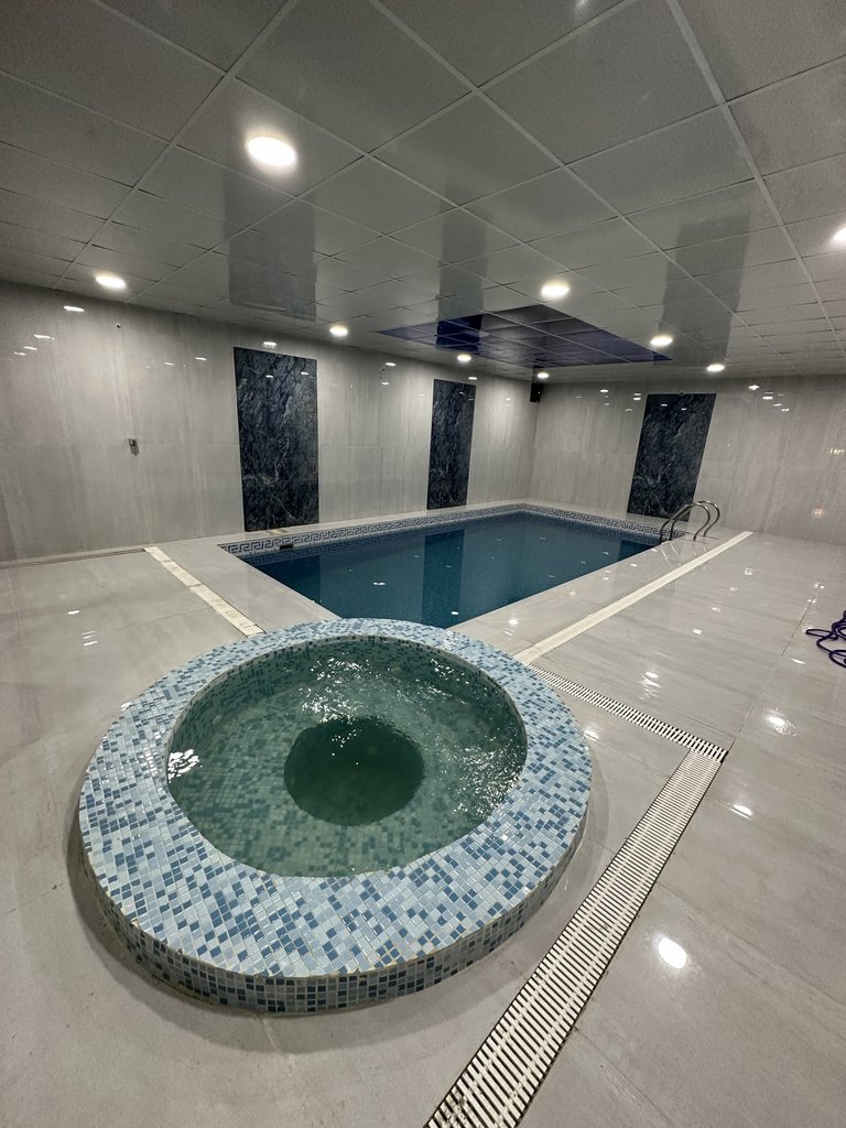 کلبه دوخوابه استخردار آبگرم ایران زمین