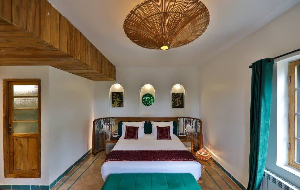 بوم گردی ونوشک 1 - واحد ریرا