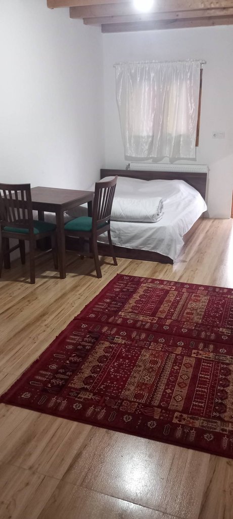 مسافرخانه داریوش  - چهار تخته فرنگی
