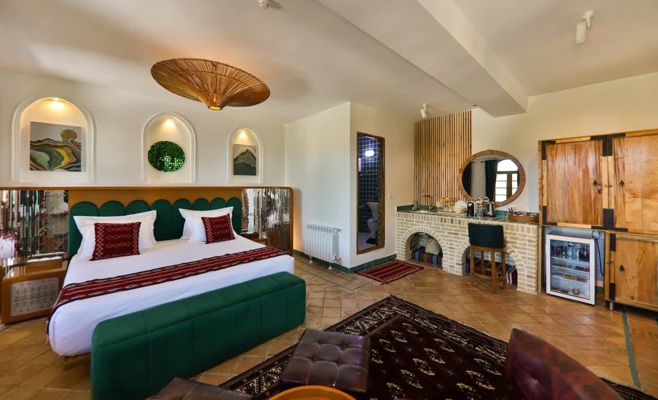 بوم گردی ونوشک 1 - واحد رایکا