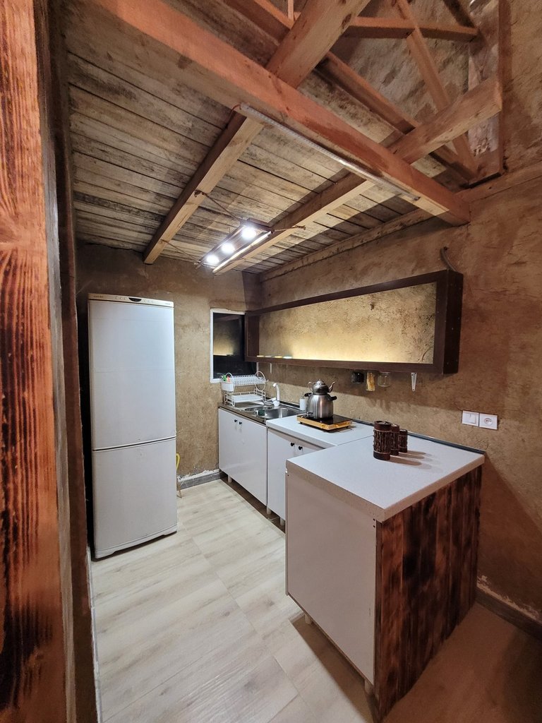 کلبه فلت جنگلی فیروزه ای