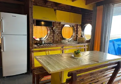 سوئیت یک خوابه ساحلی شاهین طبقه بالا