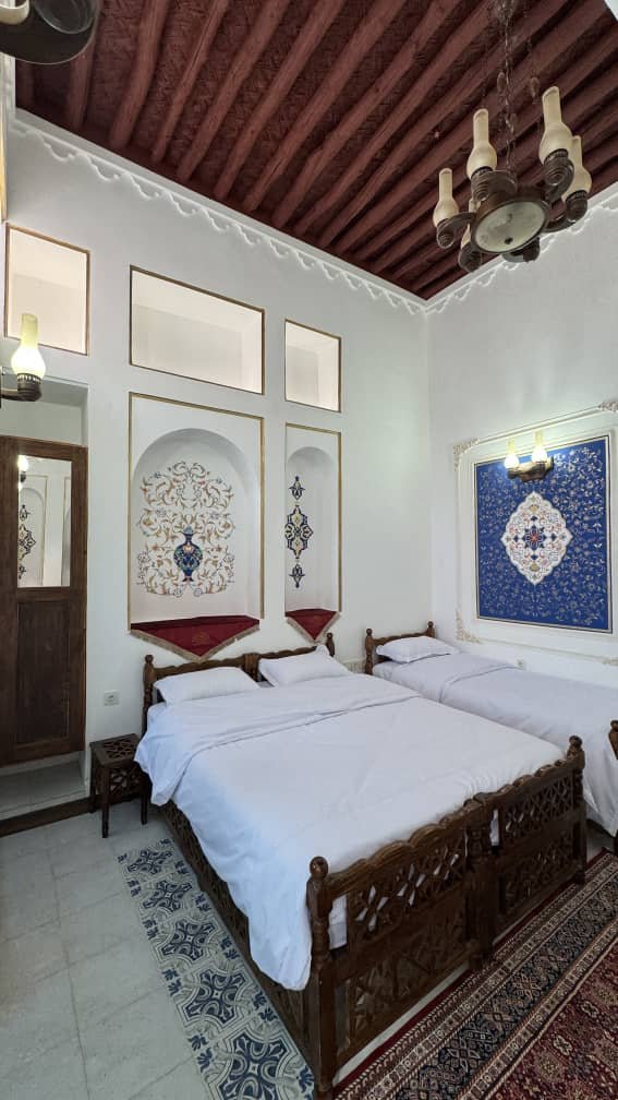 اقامتگاه سنتی سرهنگ - واحد سه تخته سرسرا