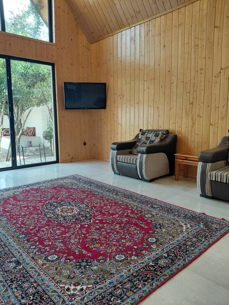 کلبه یک خوابه سوئیسی آرام