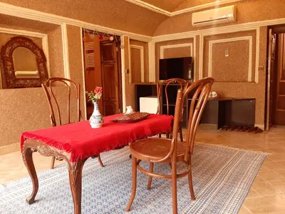 بومگردی خانه سه نیک - واحد گشتاسب