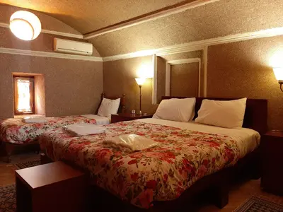 بومگردی خانه سه نیک - واحد گشتاسب