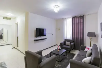 آپارتمان دوخوابه اشرفي اصفهاني ٢