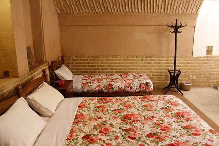 بوم گردی خانه سه نیک - واحد کاوه - فضای داخل اتاق