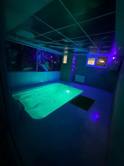 آپارتمان دوخوابه استخردار آبگرم بام زعفرانیه 1