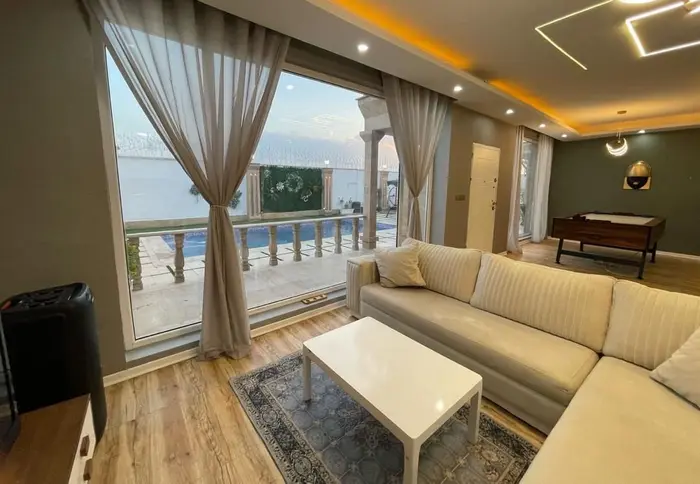 ویلا دوخوابه استخر آبگرم استاک ۲