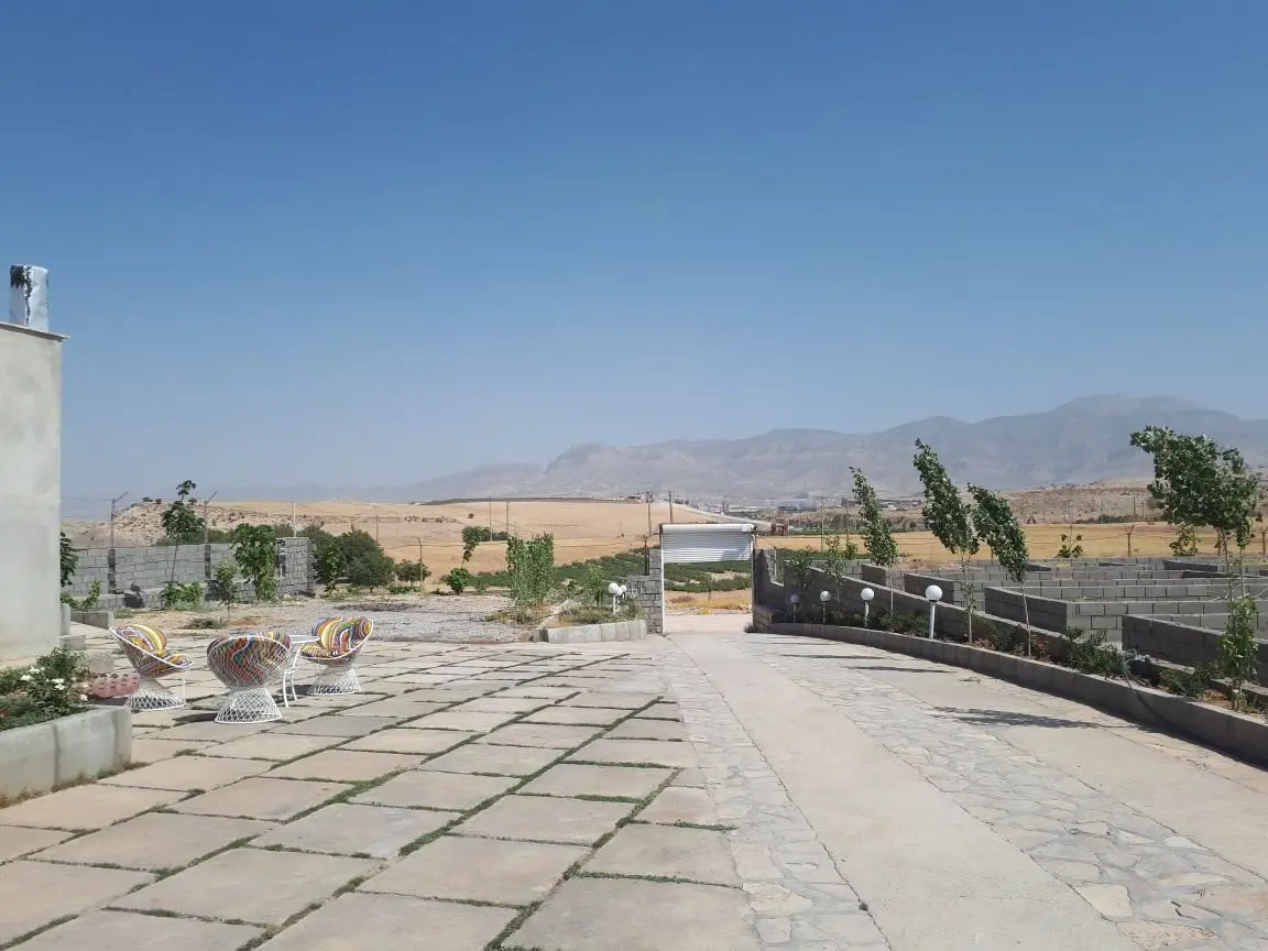 سوئیت فلت کِنز واحد ۳ - حیاط مجتمع و پارکینگ