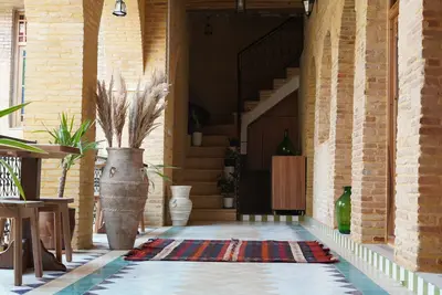 اقامتگاه سنتی یک خوابه سلطانِ بانو - روشادخت