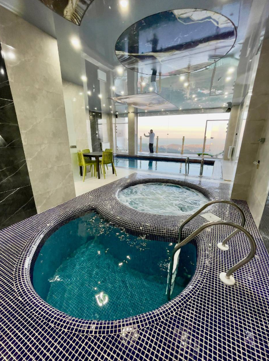 کلبه سه خوابه دوبلکس جنگلی استخردار آبگرم وگاس