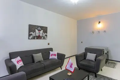 آپارتمان دوخوابه اشرفي اصفهاني ٢