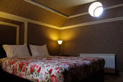 بومگردی خانه سه نیک - واحد گشتاسب