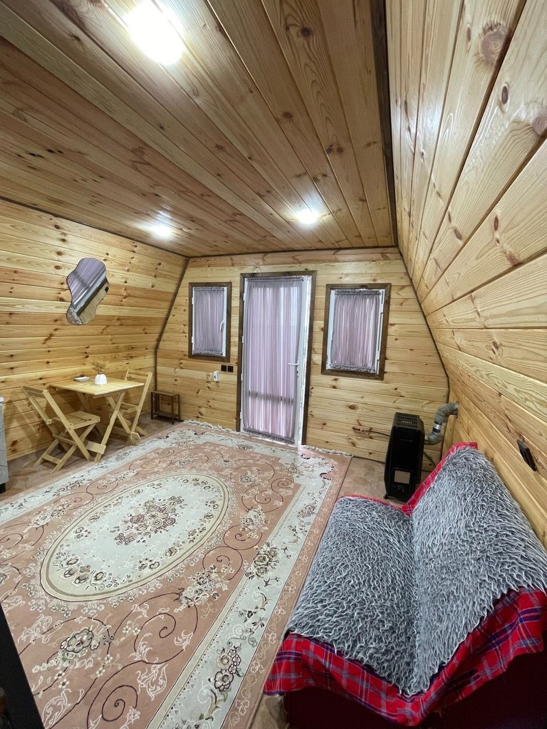 کلبه یک خوابه سوئیسی فرفری