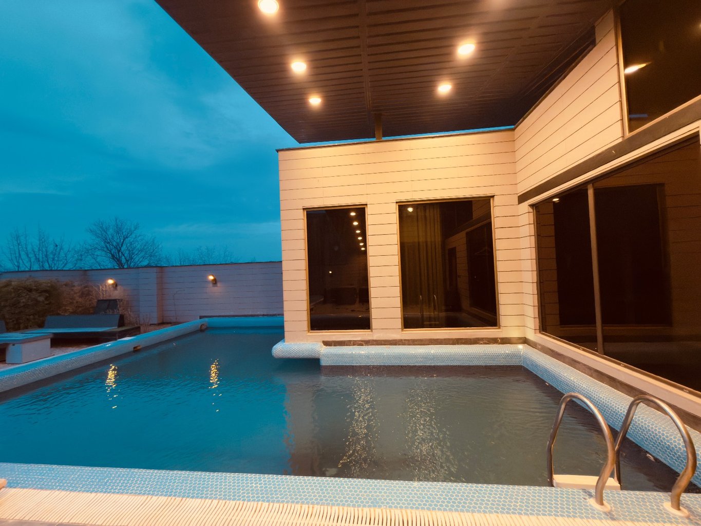 ویلا سه خوابه  پاییزان