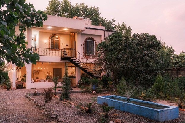 بوم گردی چکامه - واحد دلبر ۱