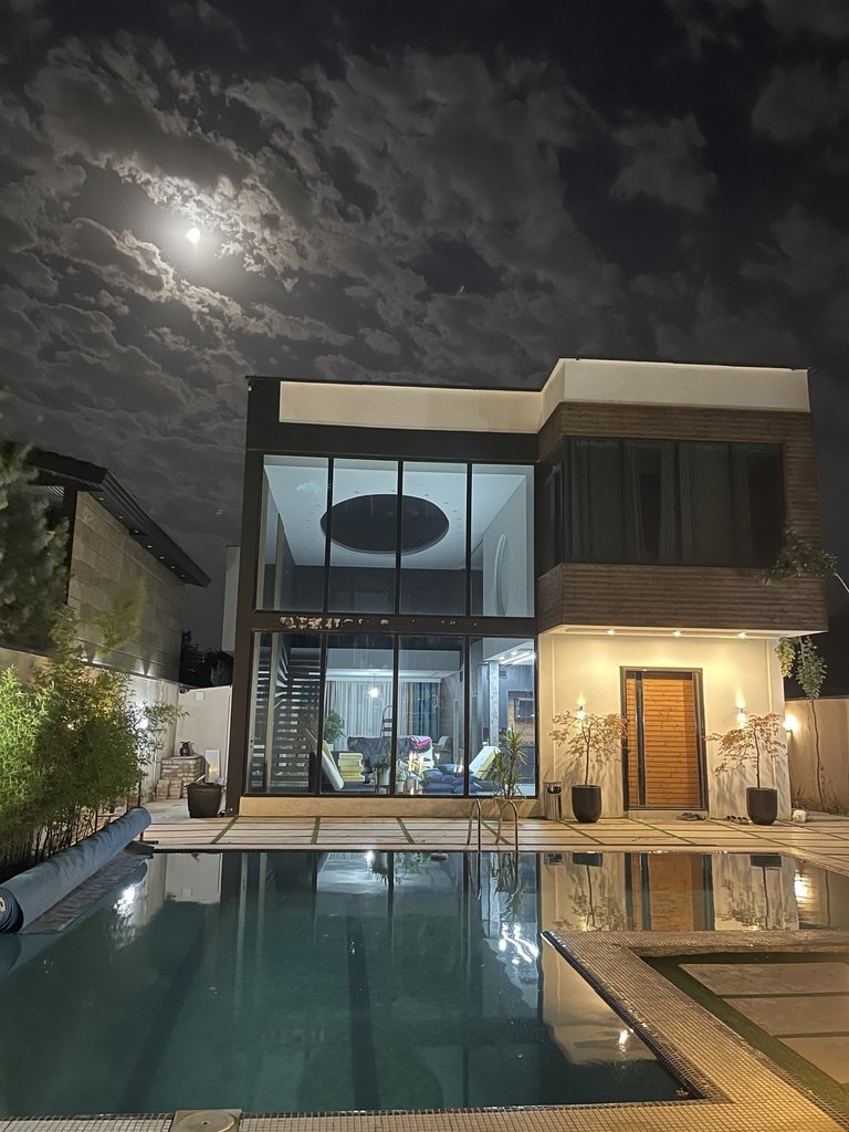 ویلا سه خوابه استخردار آبگرم باغ بهشت قوهه