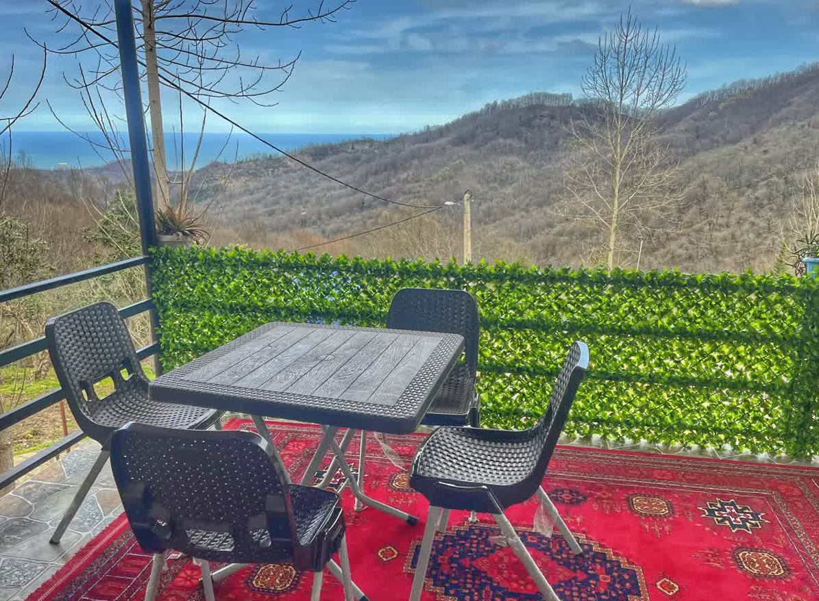 کلبه دوخوابه جکوزی دار جنگلی كرات