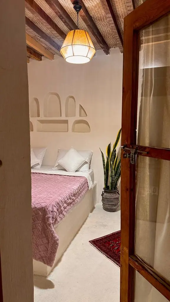 ویلا دوخوابه زردِروز نقاشه