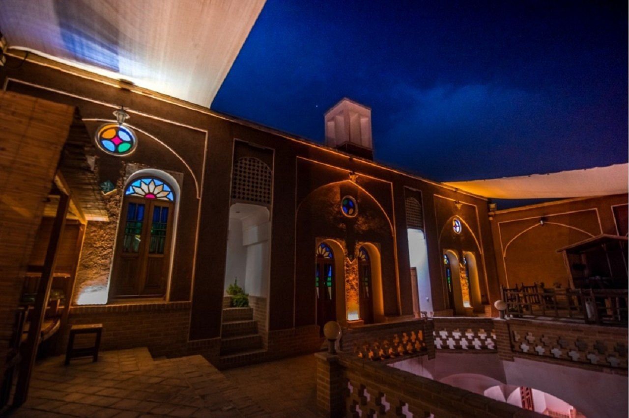 اقامتگاه سنتی ثنا - واحد 4 تخته