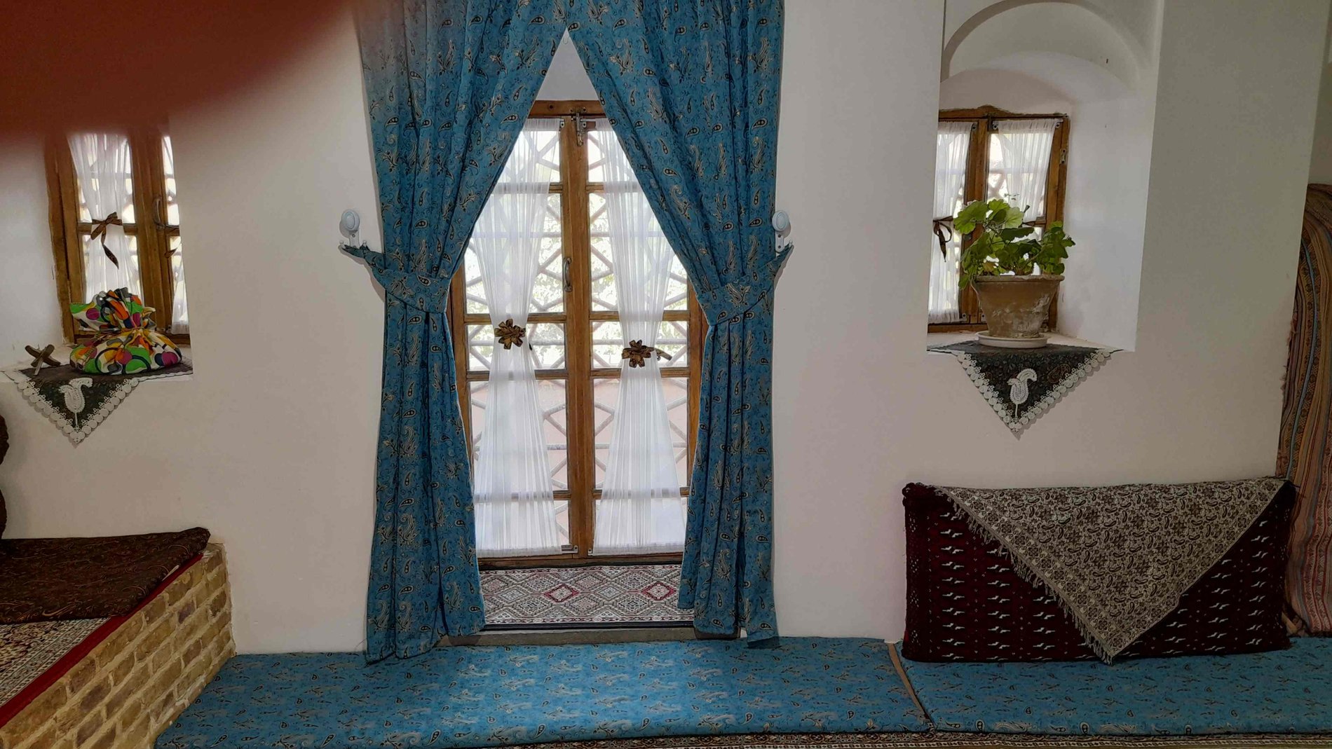 بوم گردی سرای نیاکان - اتاق خان نشین