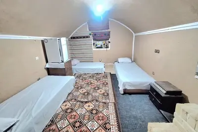 بومگردی مهران - واحد خوابگاه خواهران فرخی یزدی