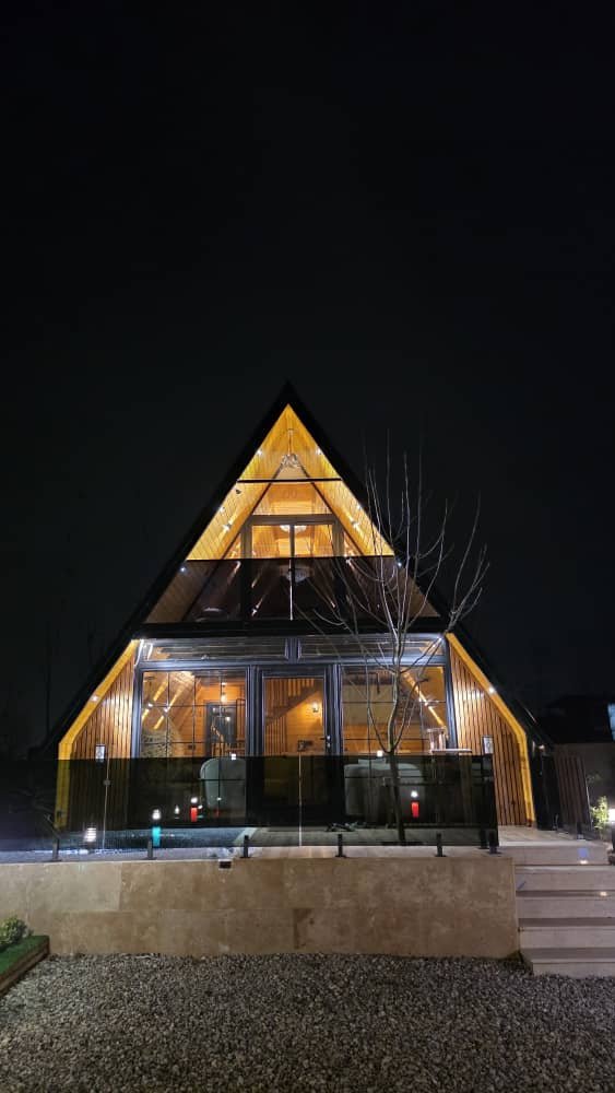 کلبه سه خوابه سوئیسی جکوزی دار امید