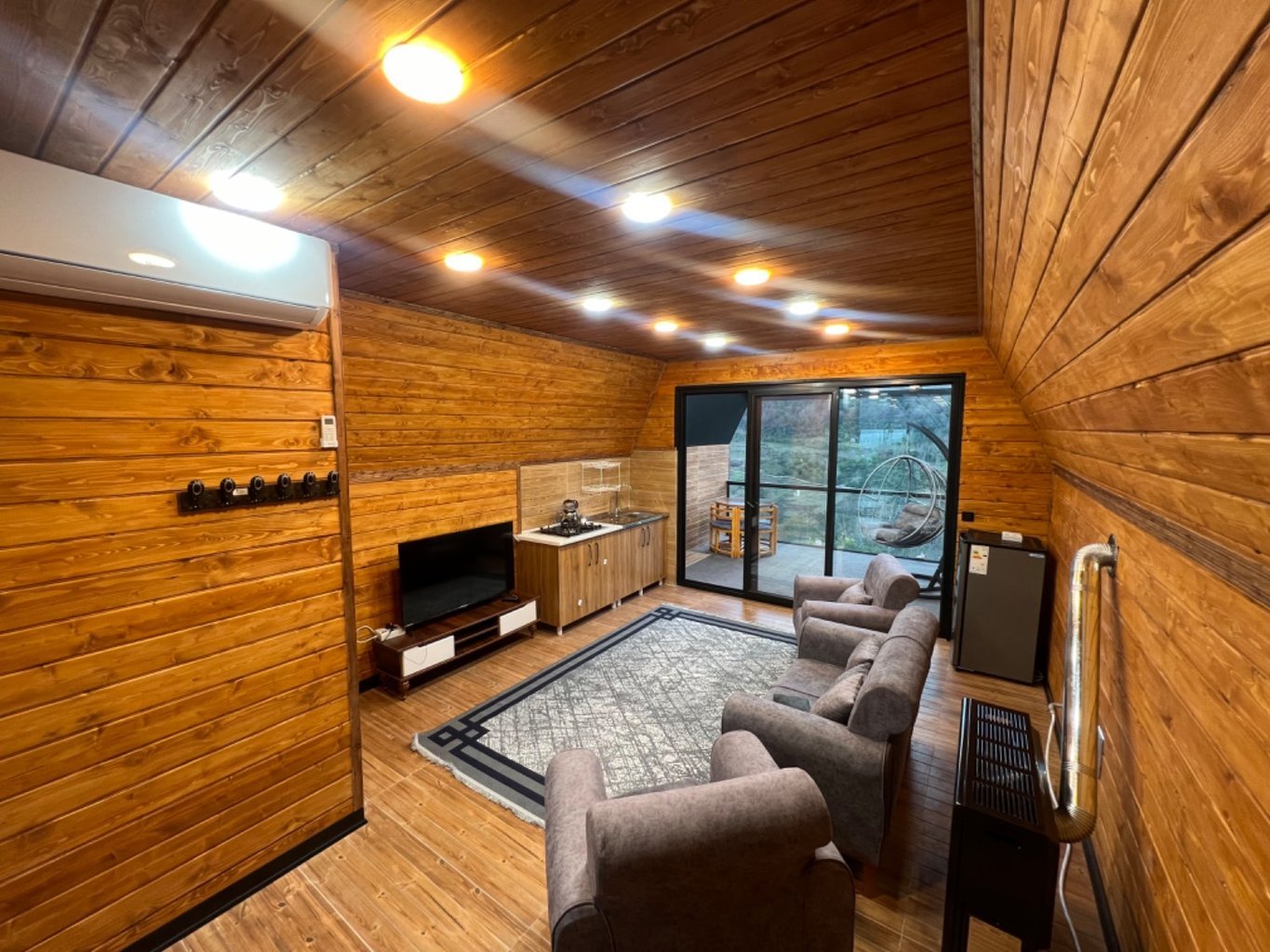 کلبه یک خوابه سوئیسی دوبلکس جکوزی دار تیکیش وی آی پی