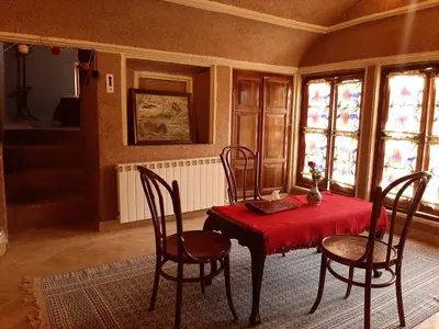 بومگردی خانه سه نیک - واحد گشتاسب