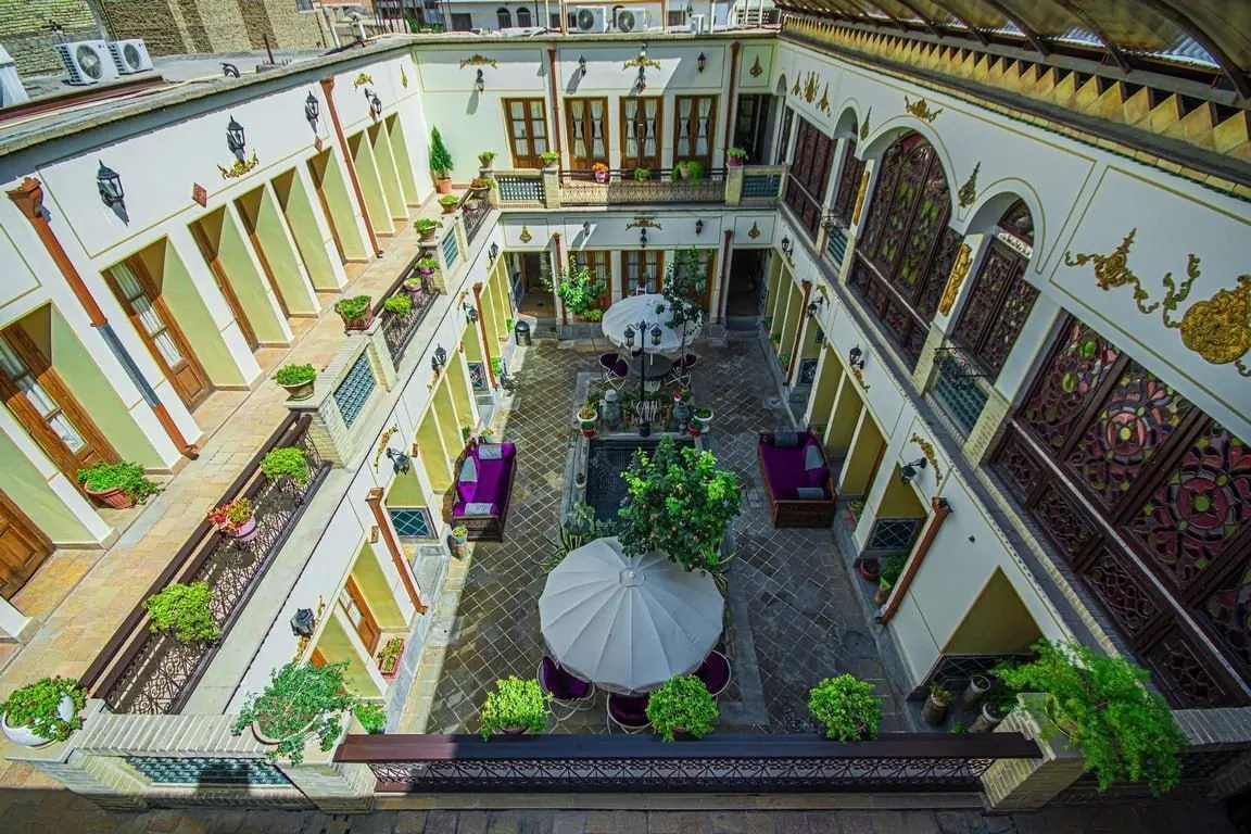 اقامتگاه سنتی طلوع خورشید - واحد سه تخته 107