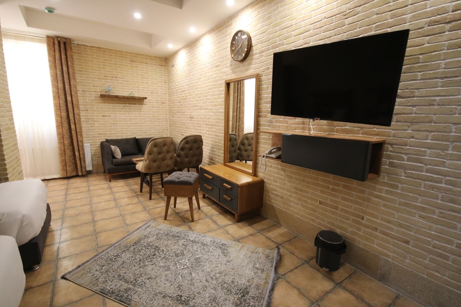 هفت دری - واحد توران دخت 202